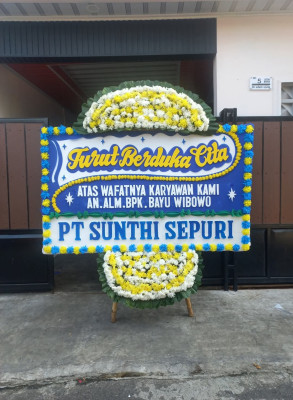 Papan Bunga Duka di Petompon