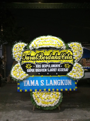 Papan Bunga Duka di Petompon