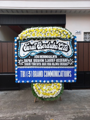 Papan Bunga Duka di Petompon